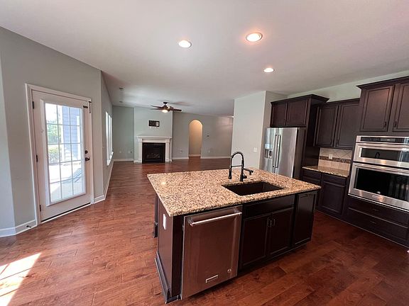 4th image of 4437 Marshwood Dr