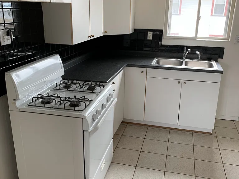 718 Virginia Ave #2 — Photo 4