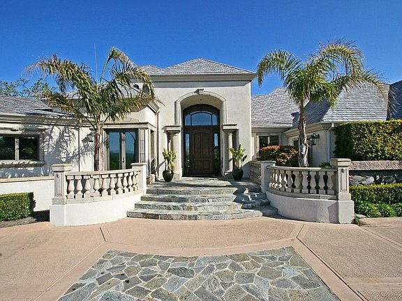 3rd image of 15 Saddleback Ct
