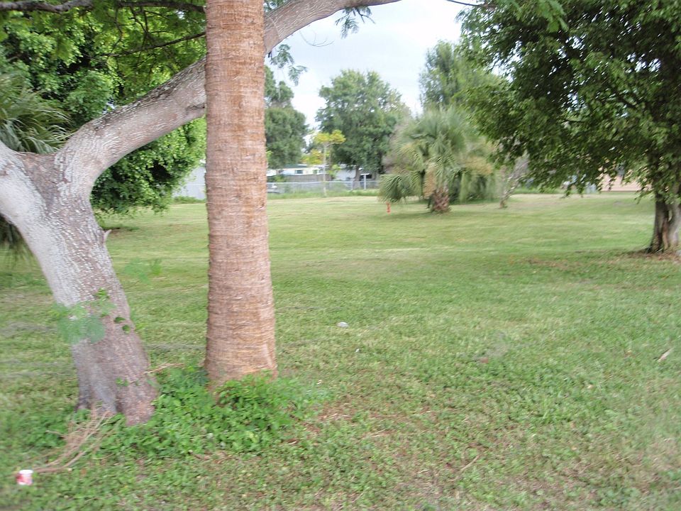 1st image of 560 Banana River Dr