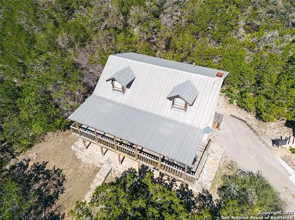 606 Canyon Oaks Dr, ConCan, TX 78838