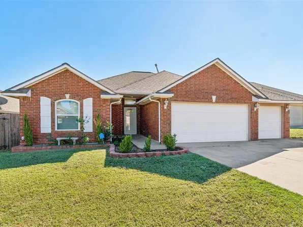 904 SW 39th St, Moore, OK 73160