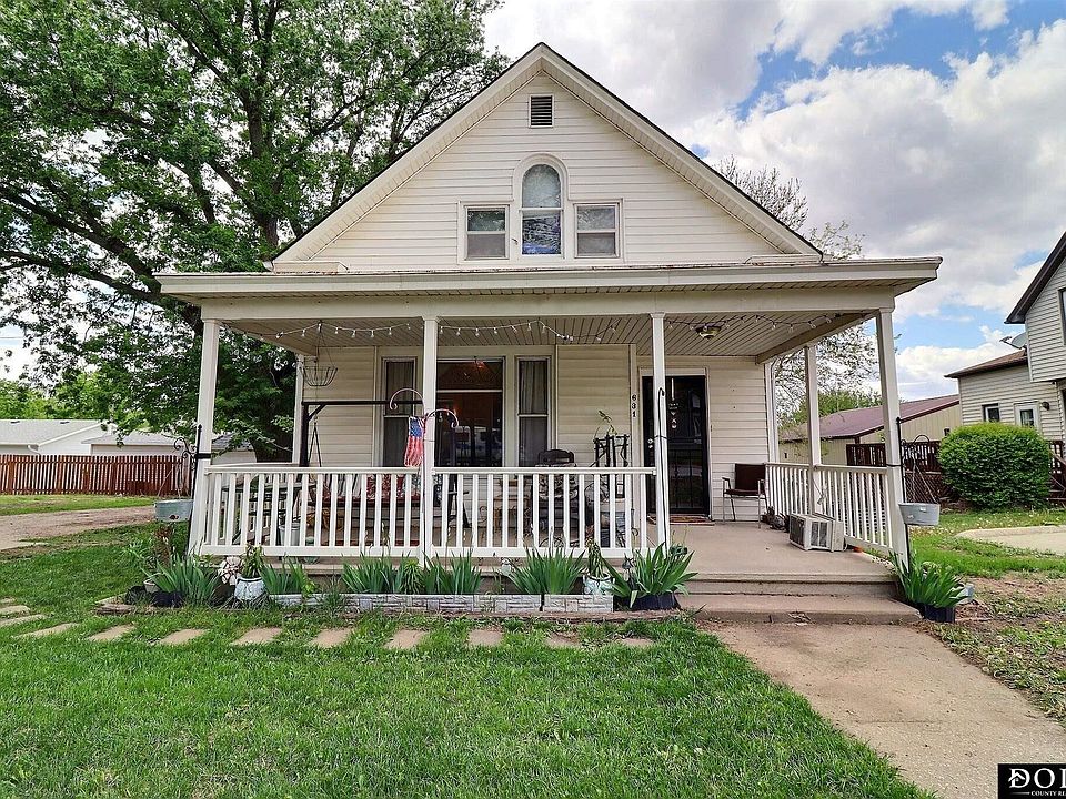 1st image of 631 N Lincoln St
