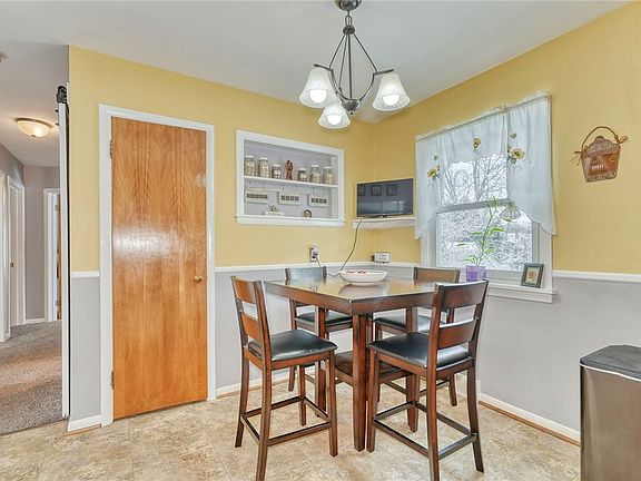 5th image of 106 Barmont Dr