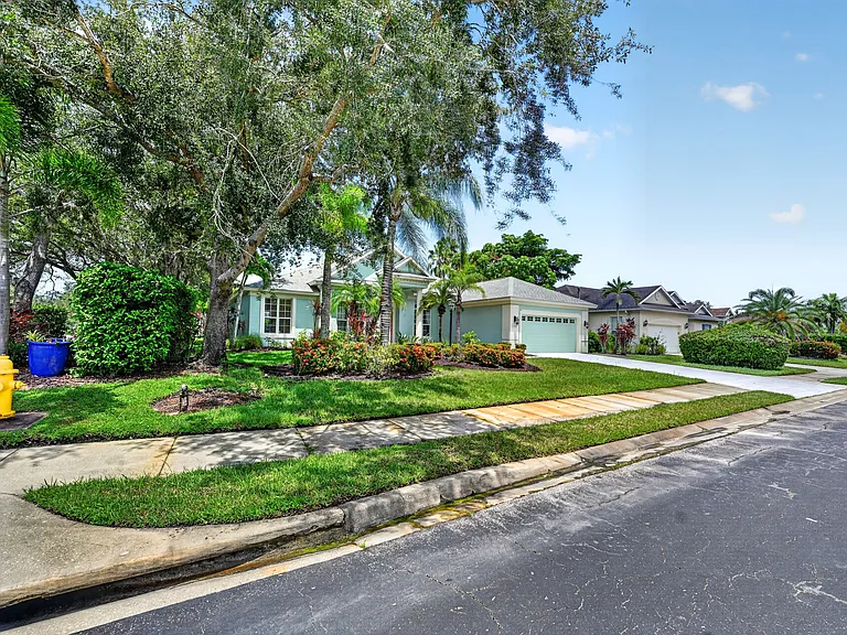 8003 Spring Marsh Dr — Photo 42