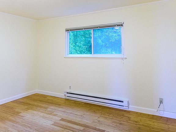 4th image of 145 Carmel St Suite 2