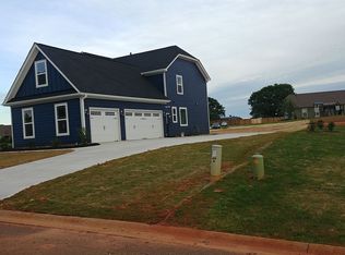 944 Benchmark Dr, Wellford, SC 29385