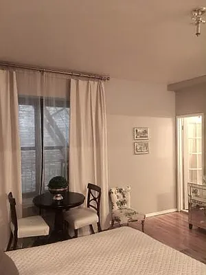 Rented by Akam Sales and Brokerage | media 11