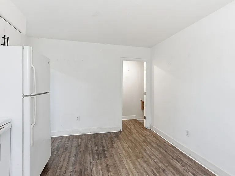 554 E Bridgeport Ave — Photo 22