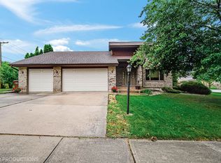 4924 Sycamore Ln, Oak Forest, IL