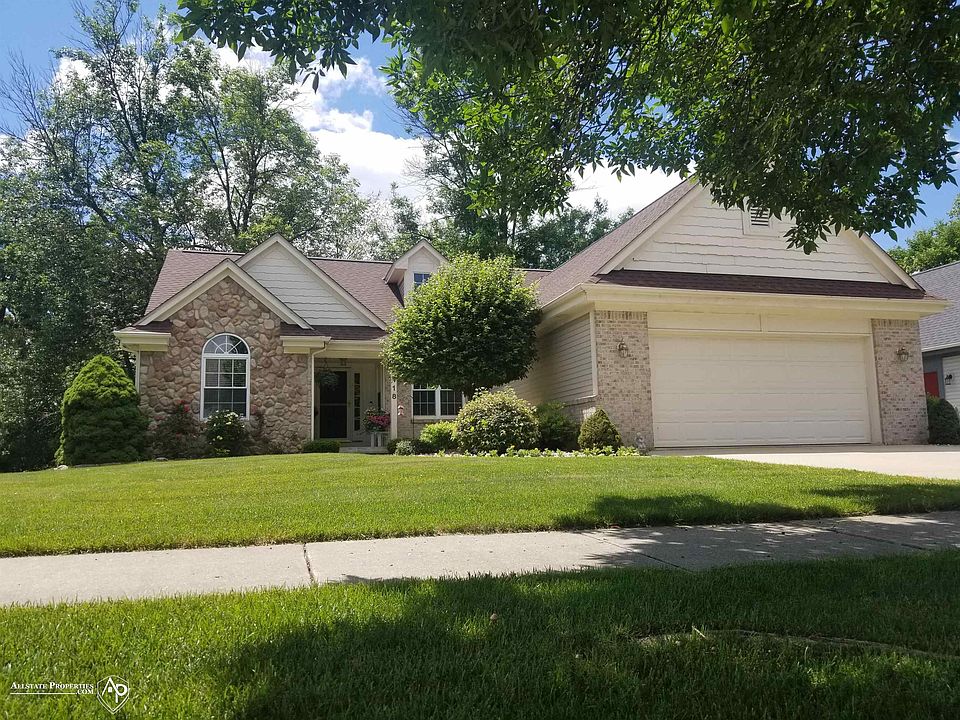 1st image of 7418 Wicklow North Dr