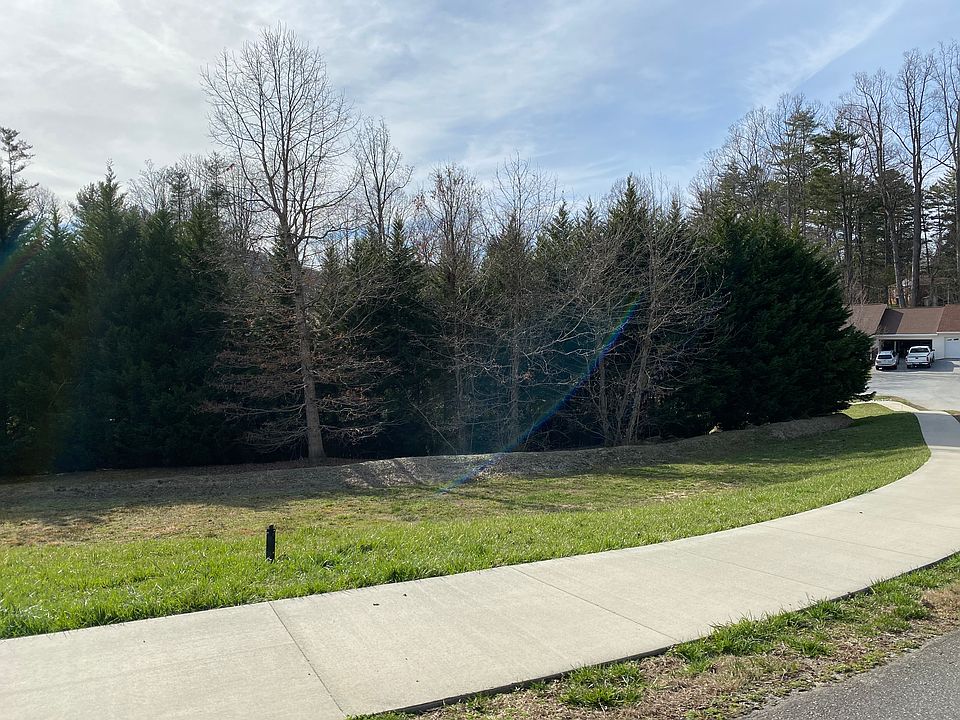 1st image of 141 Allen Paul Dr