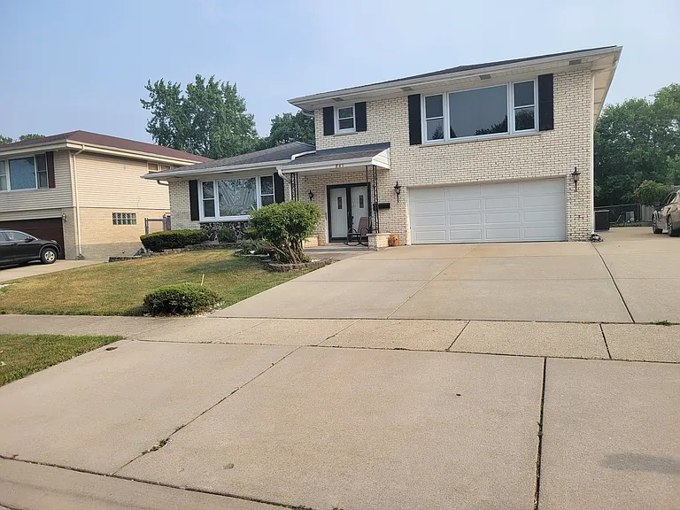 843 W Heritage Dr #1 — Photo 2