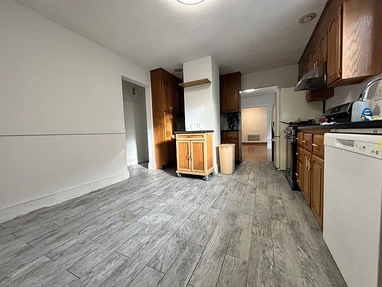 97 Hillsdale Rd #1 — Photo 2