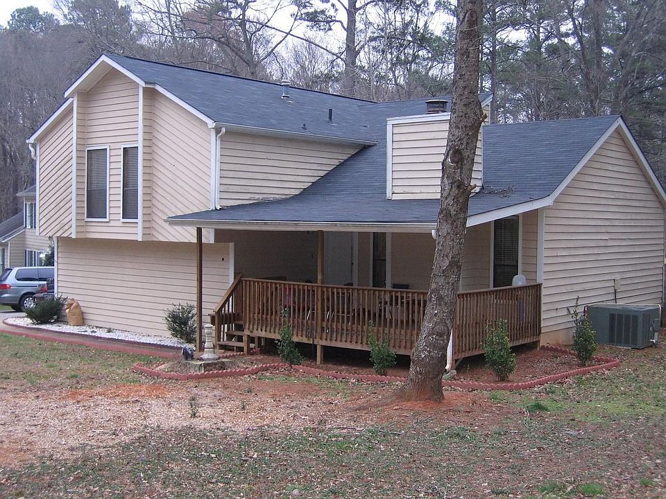 2nd image of 905 Huntington Way