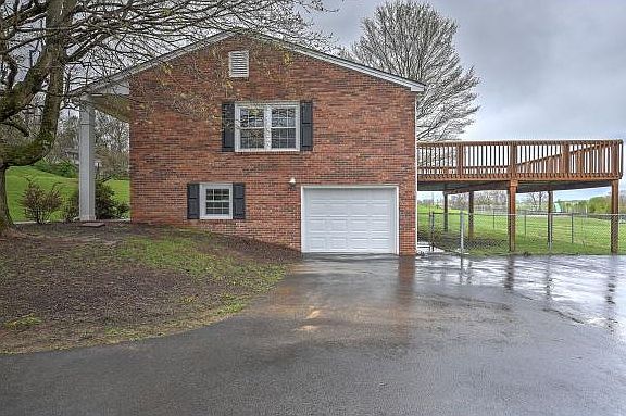 2nd image of 19269 Oakwood Dr