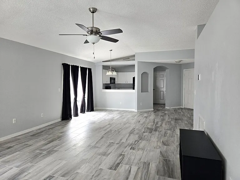2102 Braxton St — Photo 11