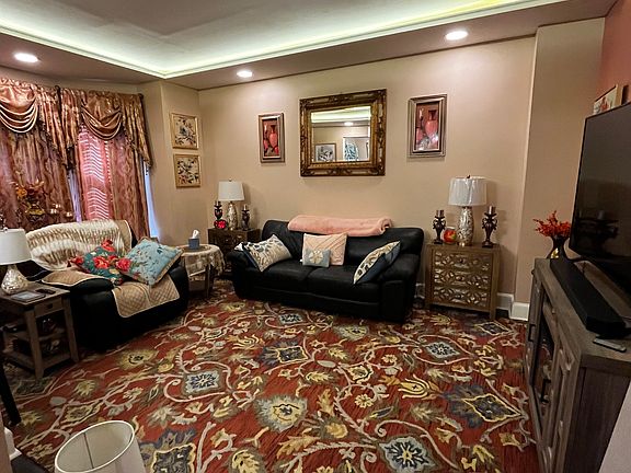 2nd image of 456 Bingaman St APT 3C