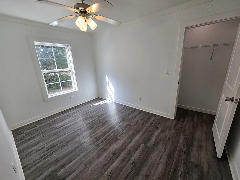 5416 Raymond Stotzer Pkwy — Photo 10