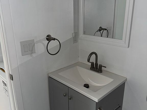 4th image of 1993 Church St #107