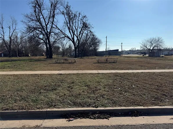 223 E Minnesota Avenue 10 Lot 8-9-11, Chickasha, OK 73018