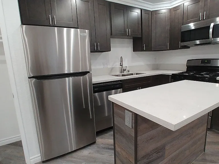 Five Star Suites — Photo 52