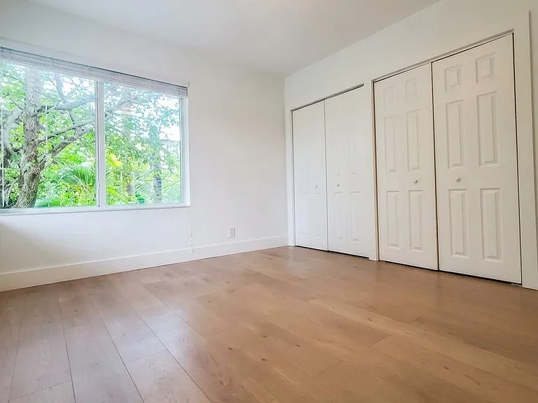1415 SE 2nd St #1 — Photo 14