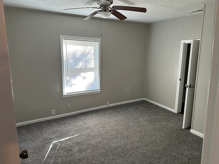 105 Sanford Rd — Photo 7
