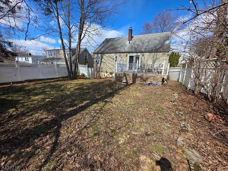 2nd image of 6 Holmes St