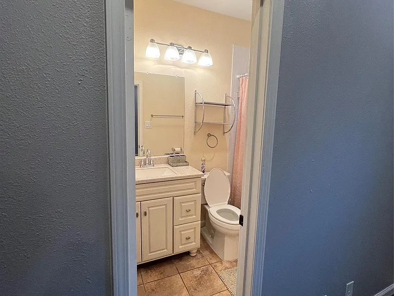 2414 Longview St #202 — Photo 19