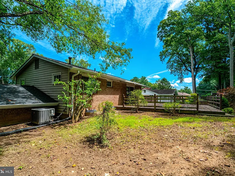 8527 Parliament Dr — Photo 42