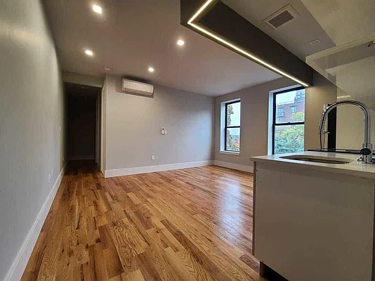 Rented by Landslide Realty Corp | media 58