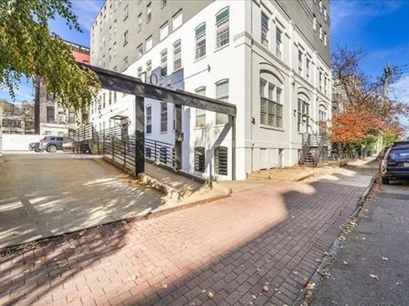 1024 Clinton Street image 13 of 15