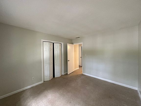 4th image of 3 Oak Forest Ln #D