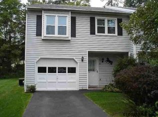 35 Clubhouse Dr, Saratoga Springs, NY 12866