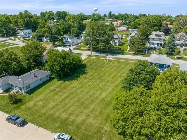 212 W Main St, West Branch, IA 52358