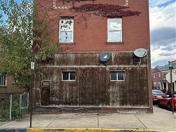 4th image of 200 Copeland St