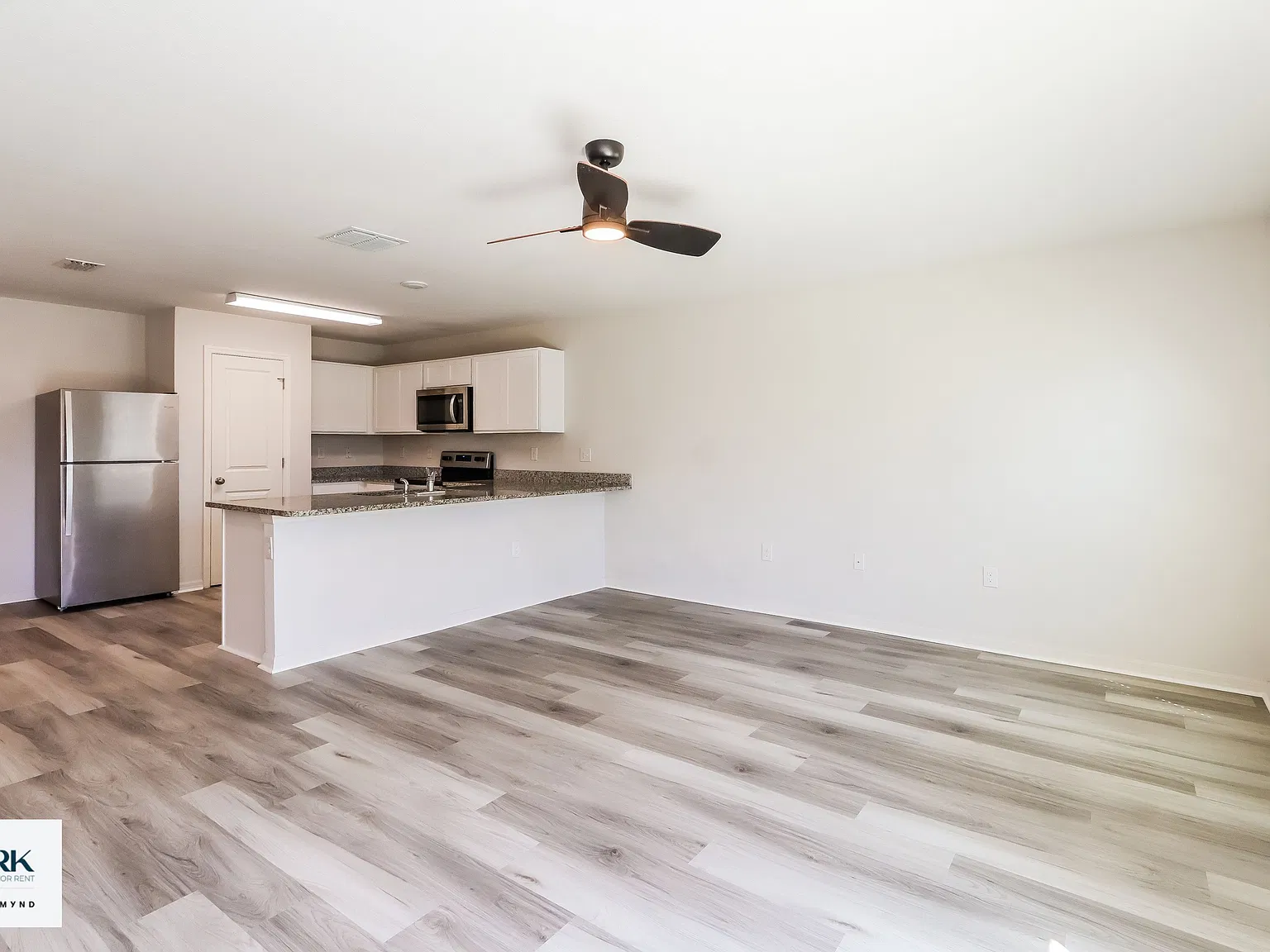 4 bed, 2.0 bath, 1449 sqft, $1,915 — Photo 3
