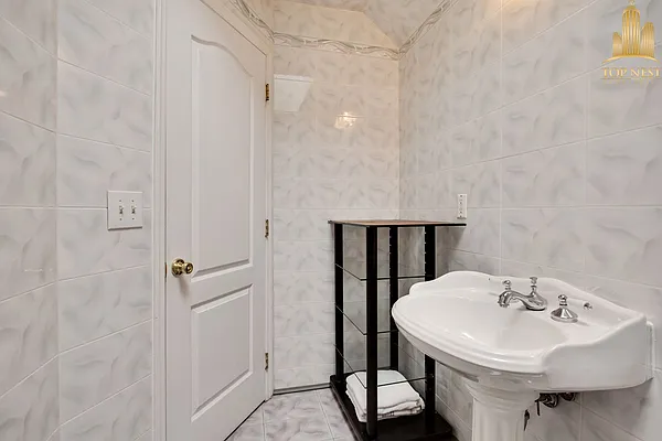 Sold by Top Nest Inc. | media 20