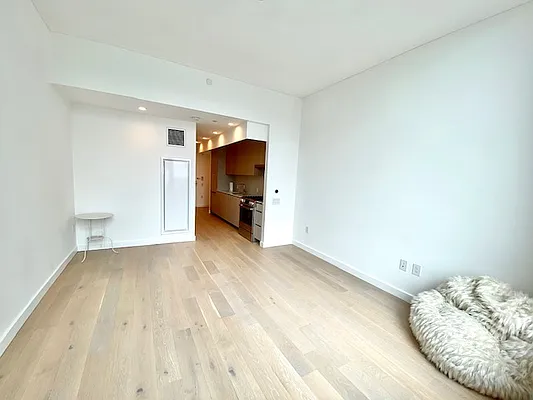 Rented by Modern Spaces | media 37