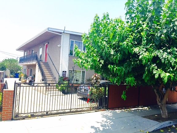 5th image of 2728 Hyans St
