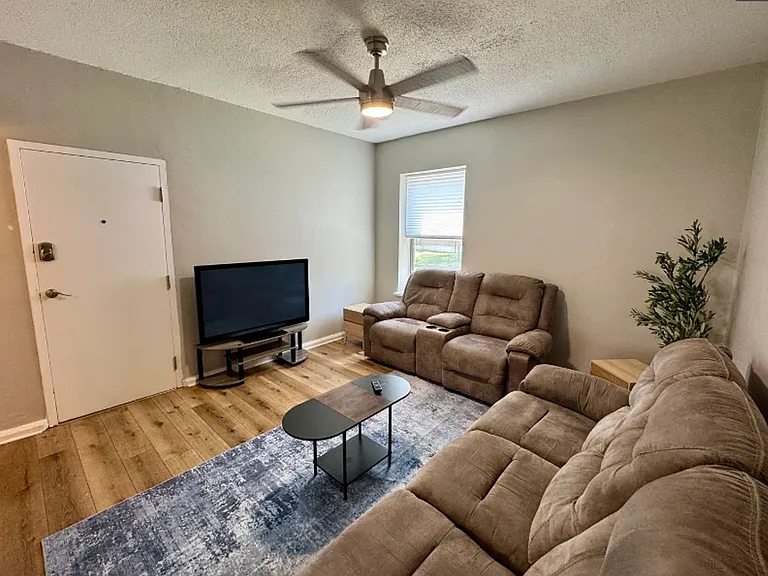 6309-13 Cabanne Ave — Photo 5