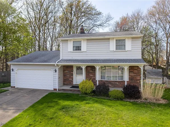 6450 Hawthorne Cir, Parma, OH 44134