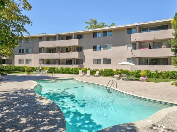 The Crestmoor Apartments, 1545 Floribunda Ave #4d30ad5c6, Burlingame, CA 94010