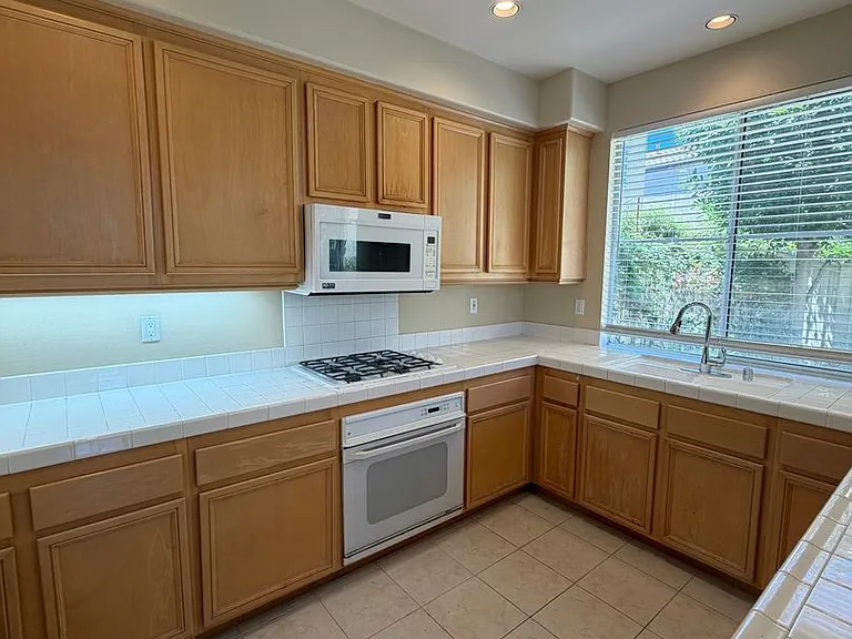 57 Del Ventura — Photo 8