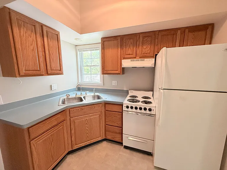 315 W Trail St — Photo 3