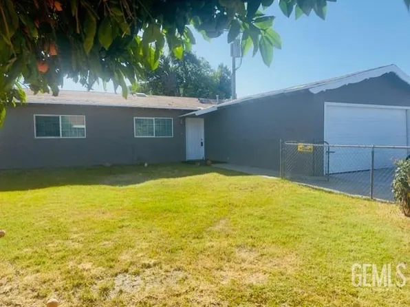 8717 Dublin Dr, Bakersfield, CA 93307