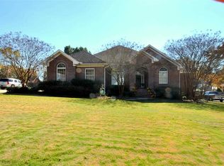 404 Fieldcrest St SW, Hartselle, AL 35640