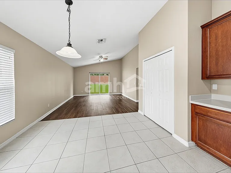 924 Burland Cir — Photo 4