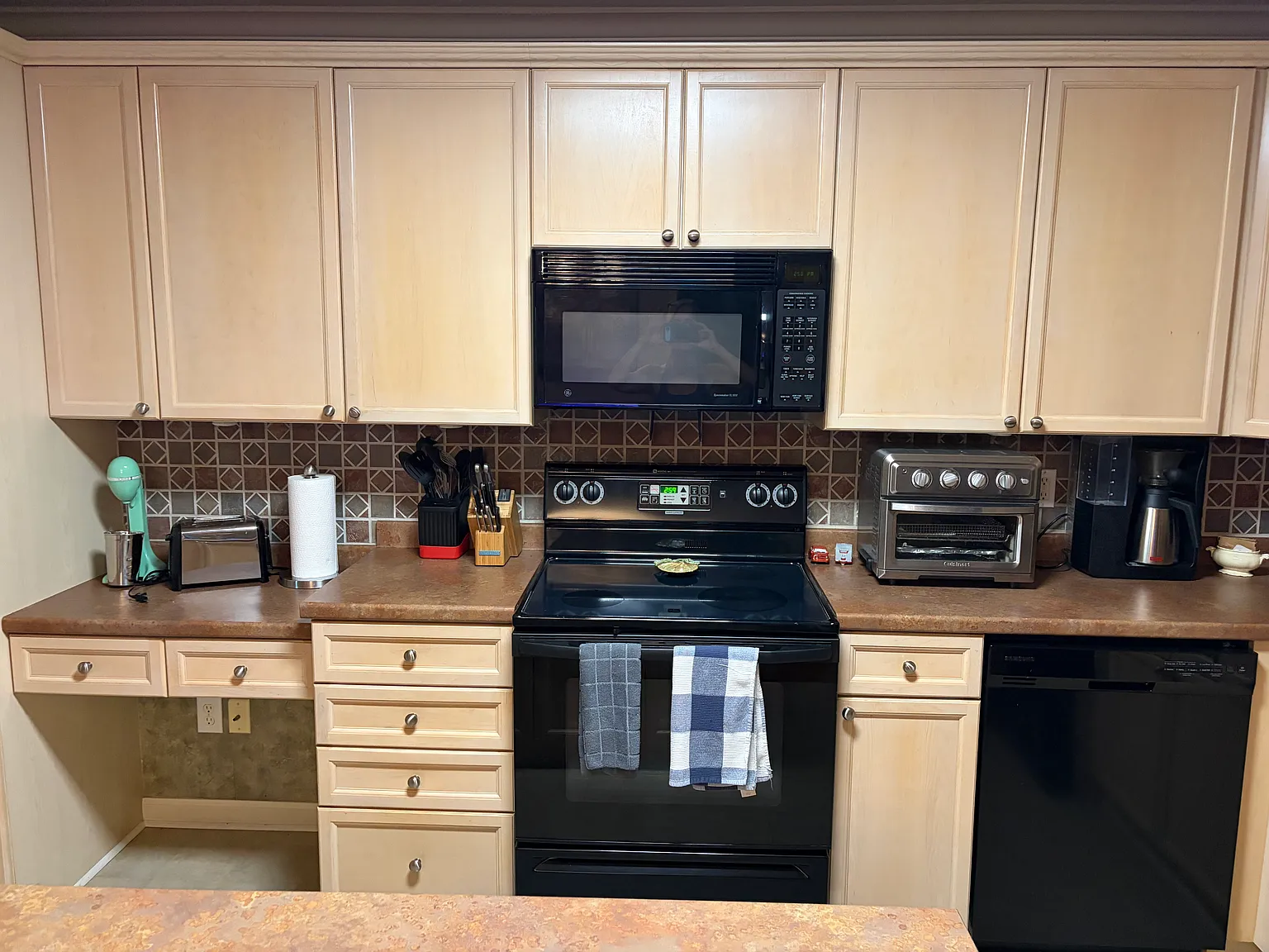 1 bed, 600 sqft, $1,300 — Photo 3